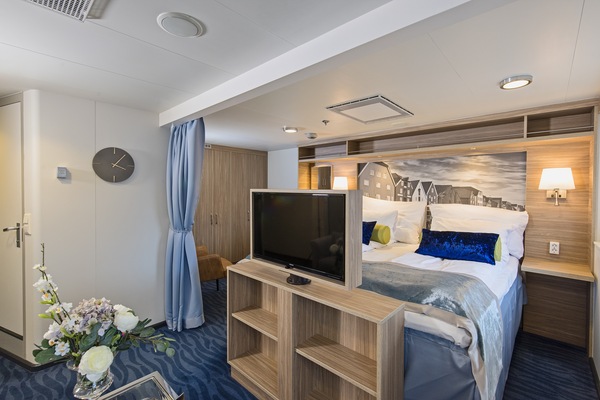 Hurtigruten Coastal Express MS Nordkapp Suite Q4 - CREDIT Agurtxane Concellon and Hurtigruten 1.JPG